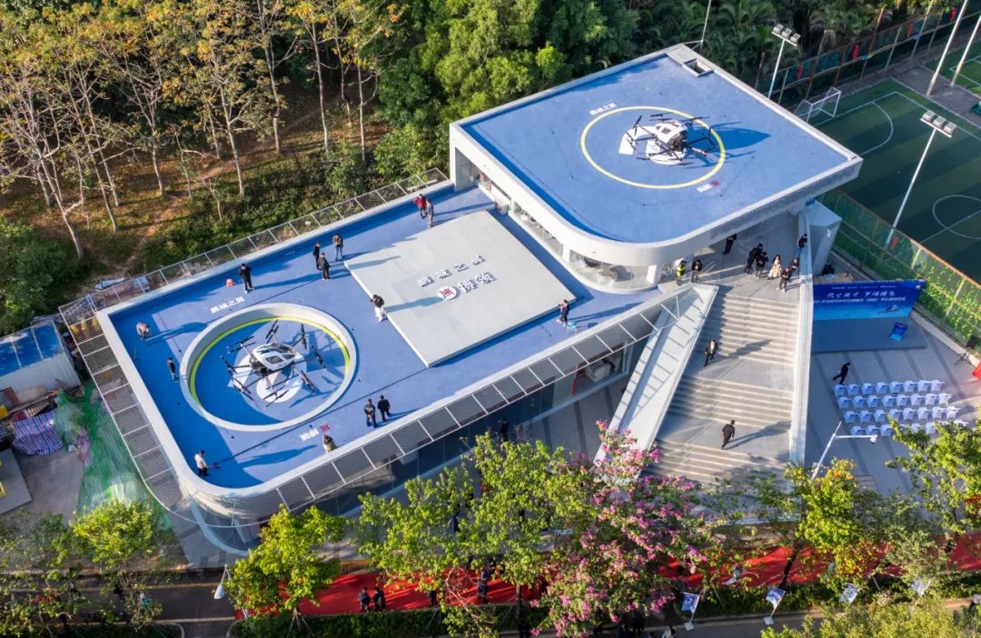 深圳羅湖城市空中交通展示(體驗(yàn))中心落成,億航智能EH216-S首個(gè)全自動(dòng)立體升降式智能eVTOL機(jī)坪亮相(圖1) 深圳羅湖城市空中交通展示(體驗(yàn))中心落成,億航智能EH216-S首個(gè)全自動(dòng)立體升降式智能eVTOL機(jī)坪亮相(圖1)