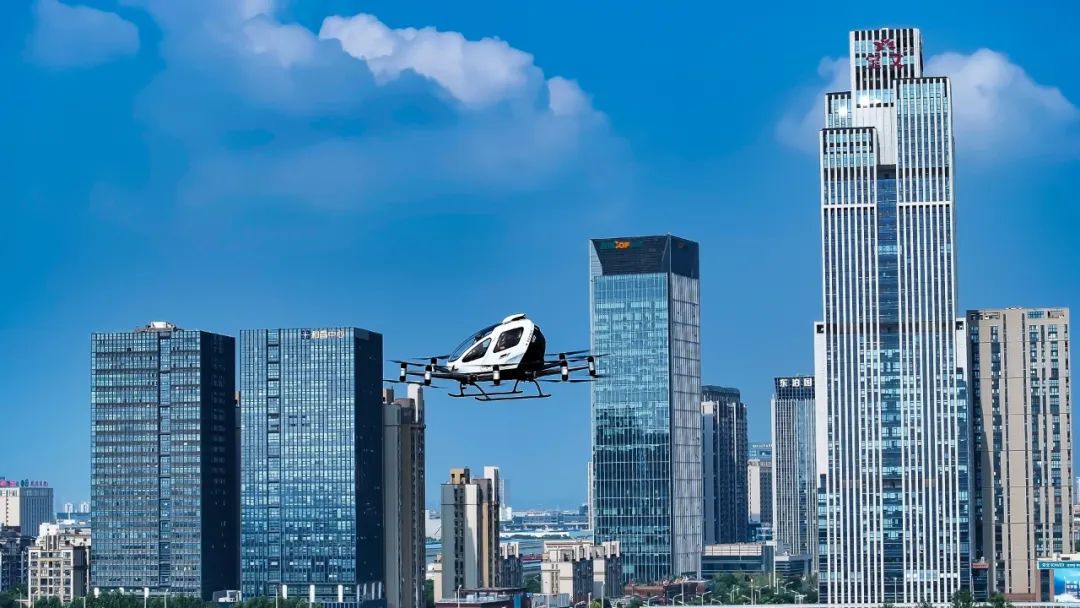 3月28日，全球首張載人無人駕駛航空器運(yùn)營合格證（OC）落戶合肥，推動(dòng)低空經(jīng)濟(jì)發(fā)展(圖5)