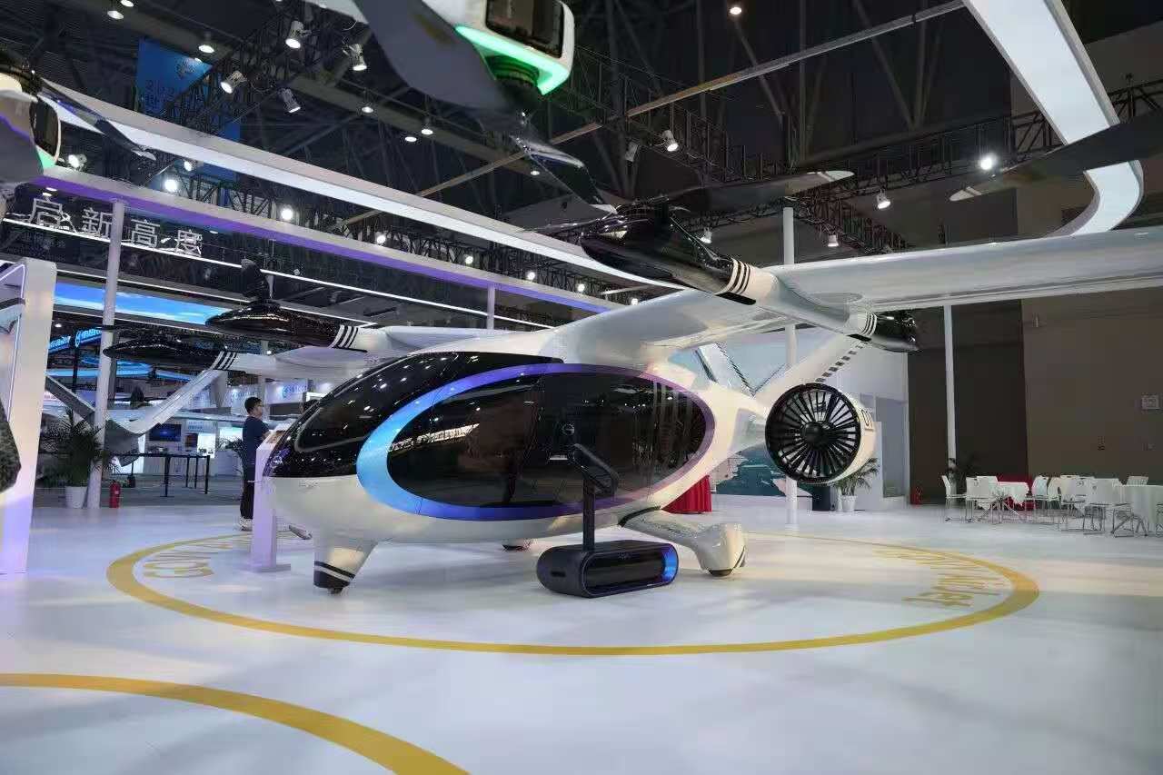 高域全構(gòu)型飛行汽車亮相2025世界智能產(chǎn)業(yè)博覽會(huì)(圖2)