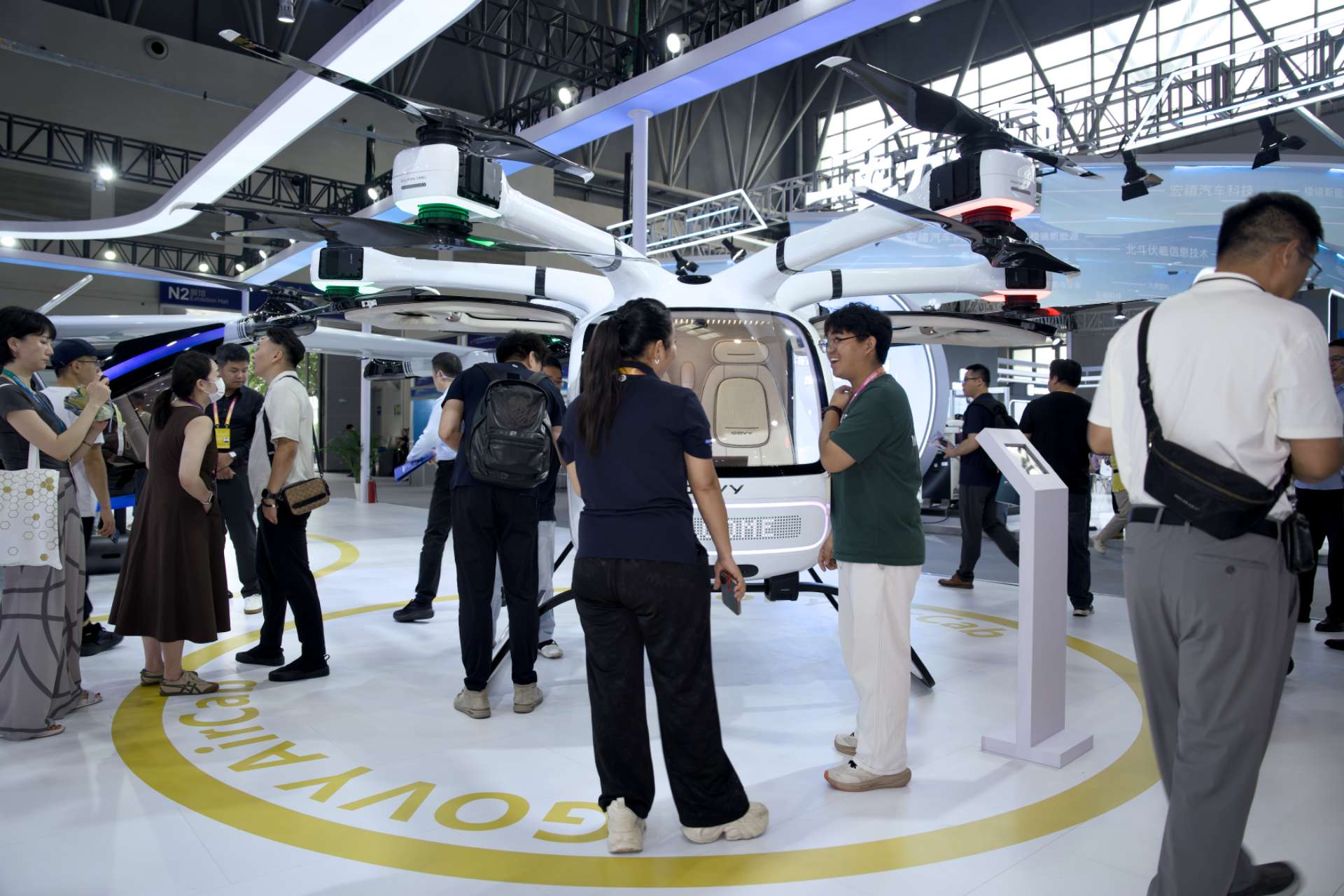 高域全構(gòu)型飛行汽車亮相2025世界智能產(chǎn)業(yè)博覽會(huì)(圖4)